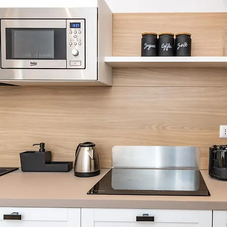 Modern Flat 3 Bed Near Center