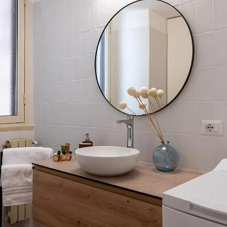 Modern Flat 3 Bed Near Center