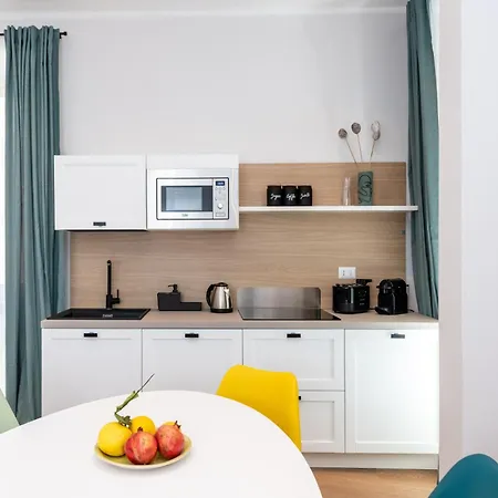 Modern Flat 3 Bed Near Center
