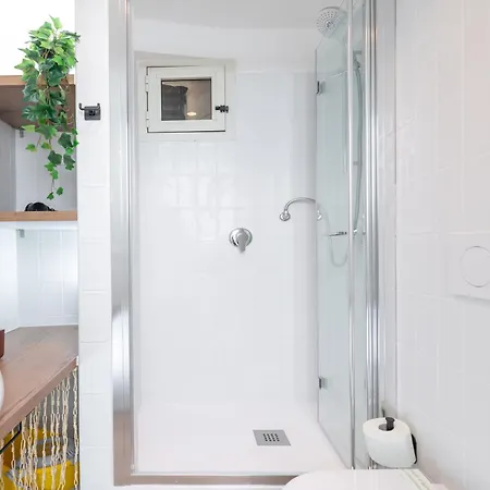 Apartmán Modern Flat 3 Bed Near Center *