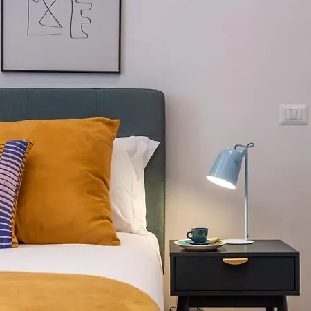 Modern Flat 3 Bed Near Center *