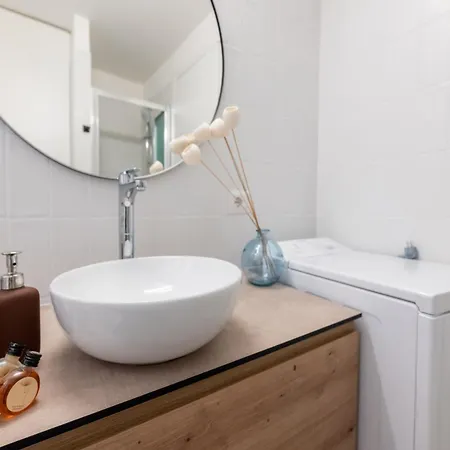 Apartmán Modern Flat 3 Bed Near Center *